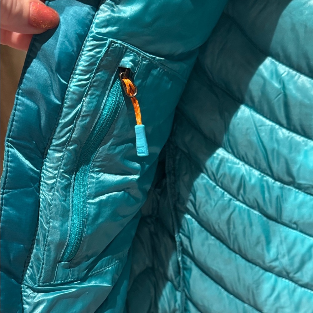 The North Face Lightweight Down Quilted Vest Summit Series Small EUC! - Picture 4 of 6